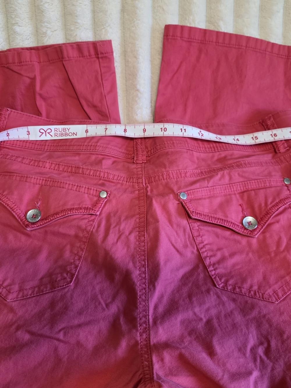 Bandolino Hot Pink Capris - Picture 9 of 10